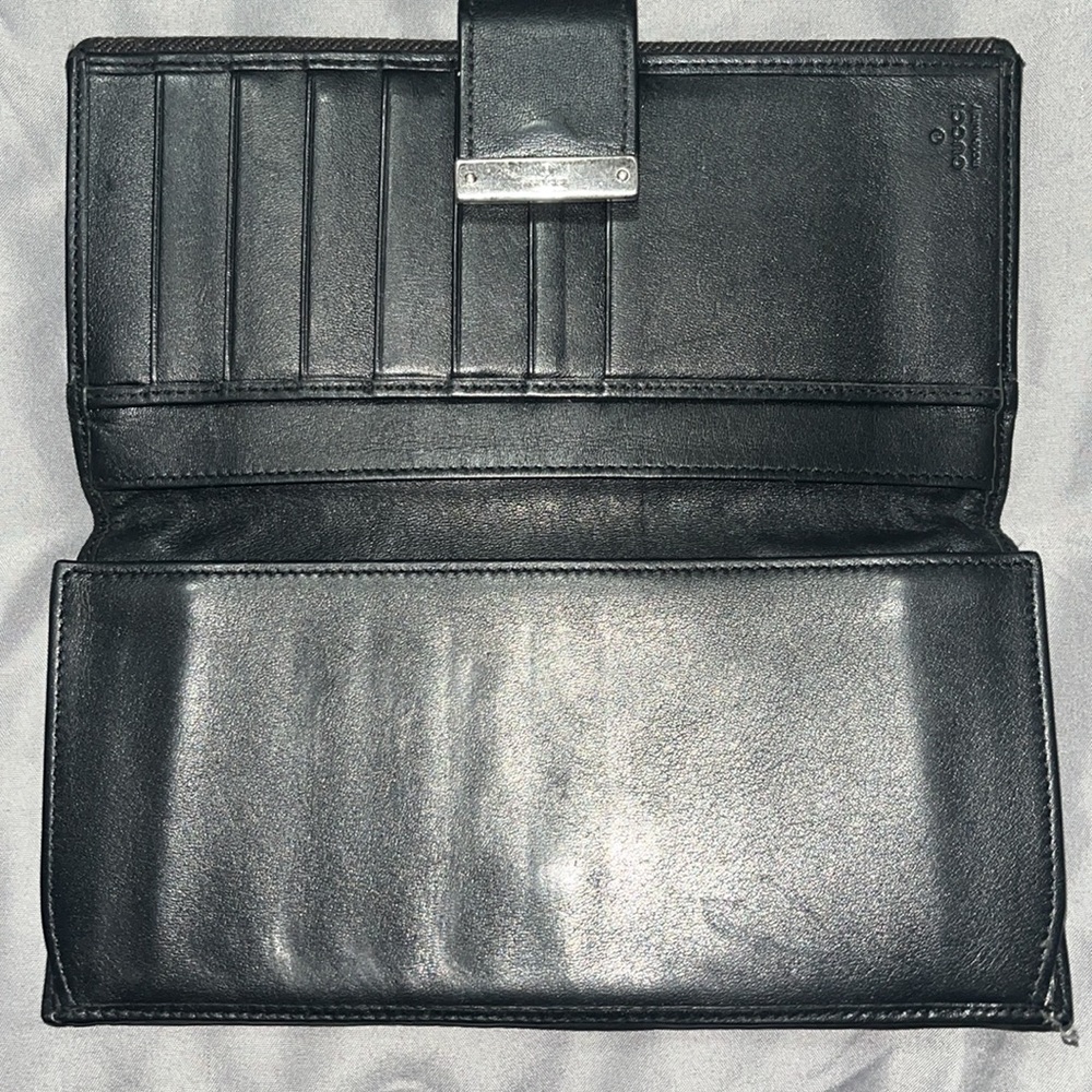 Authentic Gucci Wallet - Picture 2 of 6